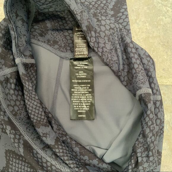 𝅺allfenix animal print‎ high rise leggings. - Picture 10 of 10